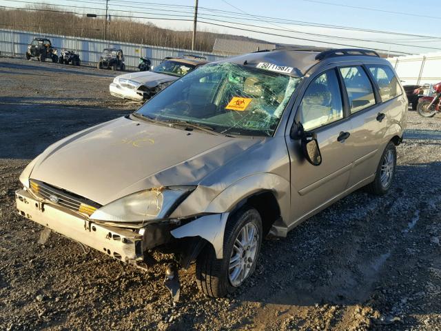 1FAHP36362W136172 - 2002 FORD FOCUS SE TAN photo 2