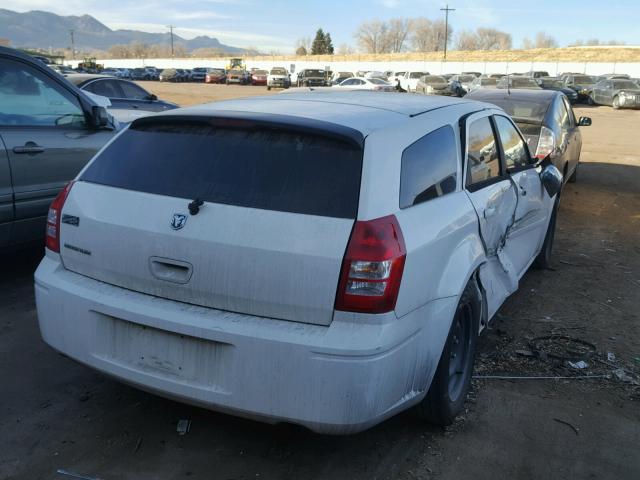 2D4FV47T86H275982 - 2006 DODGE MAGNUM SE WHITE photo 4