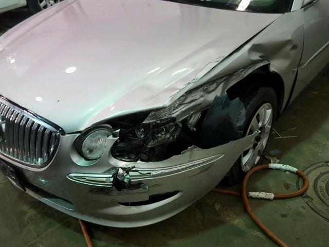 2G4WC582881183664 - 2008 BUICK LACROSSE C SILVER photo 9
