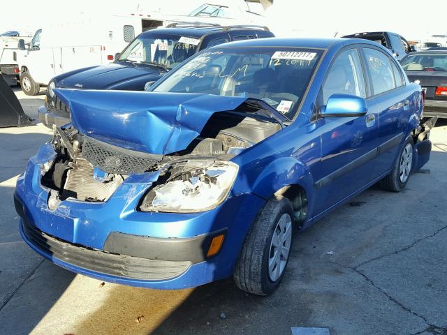 KNADE123966178640 - 2006 KIA RIO BLUE photo 2