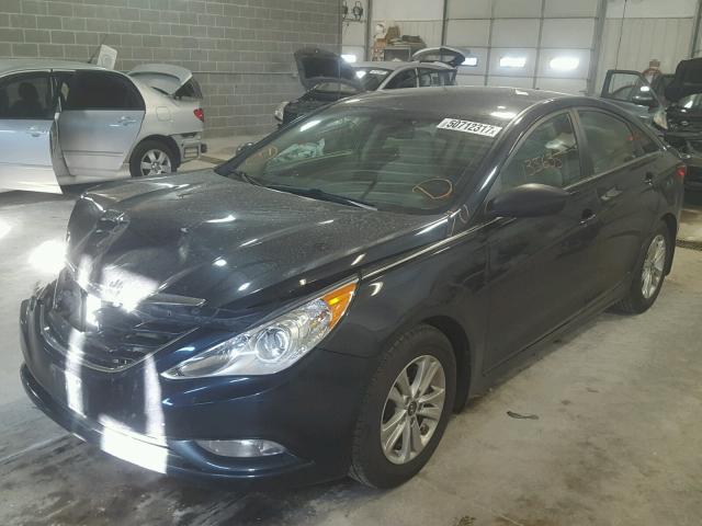 5NPEB4AC4DH659675 - 2013 HYUNDAI SONATA GLS BLUE photo 2