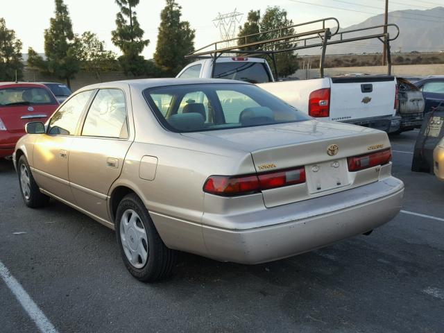 JT2BF22K9W0096083 - 1998 TOYOTA CAMRY CE GOLD photo 3