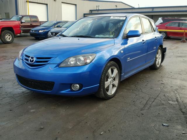 JM1BK343161486474 - 2006 MAZDA 3 HATCHBAC BLUE photo 2