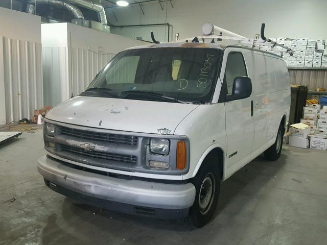 1GCFG25W411166340 - 2001 CHEVROLET EXPRESS G2 WHITE photo 2