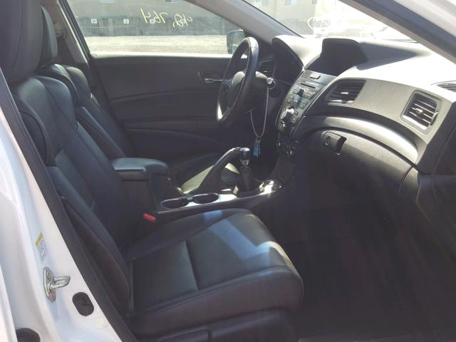 19VDE2E50EE000672 - 2014 ACURA ILX 24 PRE WHITE photo 5
