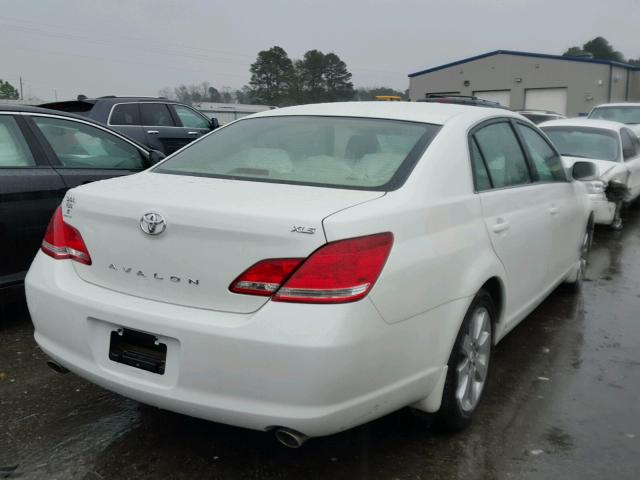 4T1BK36B45U017876 - 2005 TOYOTA AVALON XL WHITE photo 4