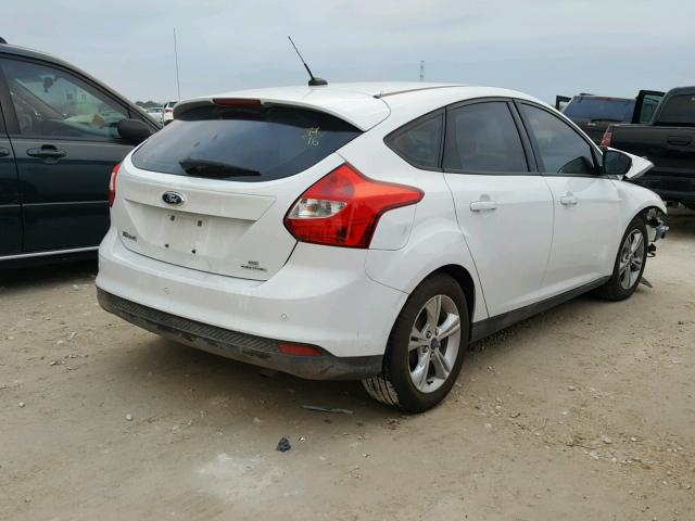 1FADP3K26DL220590 - 2013 FORD FOCUS SE WHITE photo 4