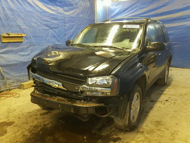 1GNDT13SX62359677 - 2006 CHEVROLET TRAILBLAZE BLACK photo 2