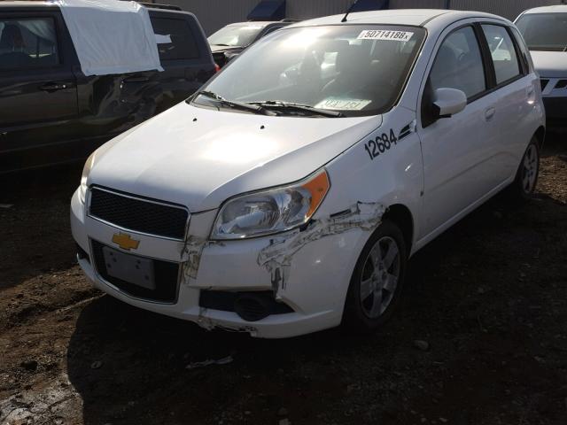 KL1TD66E99B671179 - 2009 CHEVROLET AVEO LS WHITE photo 2