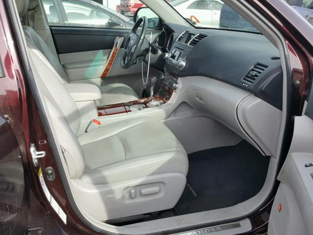 5TDDK3EH7CS148210 - 2012 TOYOTA HIGHLANDER MAROON photo 5