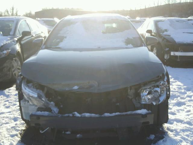 4T1BF1FK5DU714318 - 2013 TOYOTA CAMRY L 绿色 照片 9