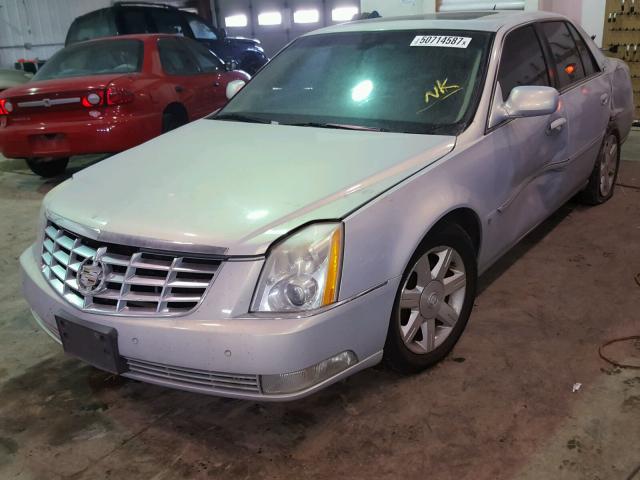 1G6KD57Y97U101260 - 2007 CADILLAC DTS SILVER photo 2