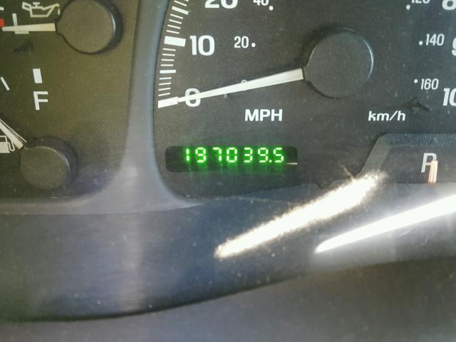 5LMPU28A2YLJ15942 - 2000 LINCOLN NAVIGATOR SILVER photo 8