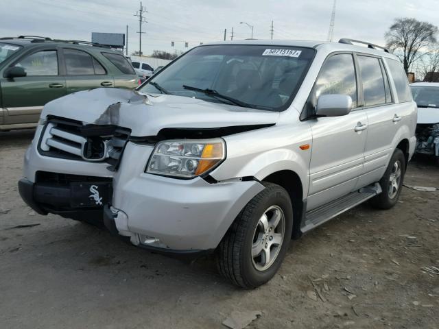 5FNYF18716B004903 - 2006 HONDA PILOT EX SILVER photo 2