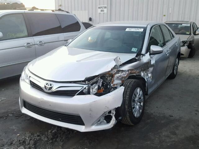 4T4BF1FK8ER347552 - 2014 TOYOTA CAMRY L SILVER photo 9