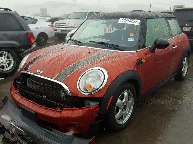 WMWSU3C59BT096442 - 2011 MINI COOPER ORANGE photo 2