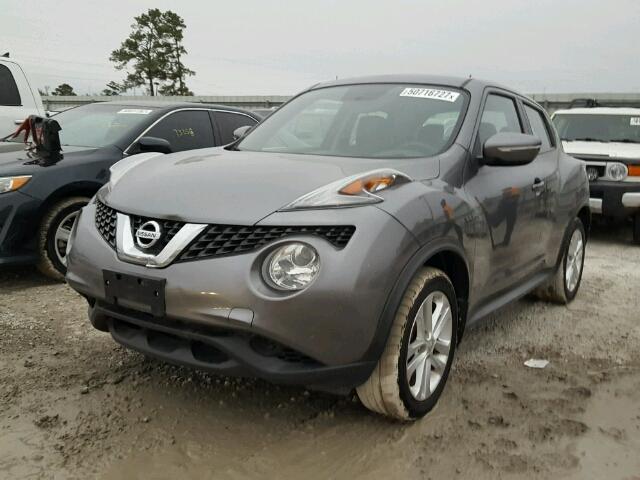 JN8AF5MR3FT503669 - 2015 NISSAN JUKE S GRAY photo 2