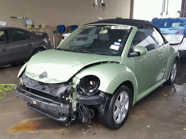 3VWPF31Y17M413049 - 2007 VOLKSWAGEN NEW BEETLE GREEN photo 2