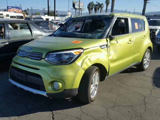 KNDJP3A54H7876777 - 2017 KIA SOUL + GREEN photo 2