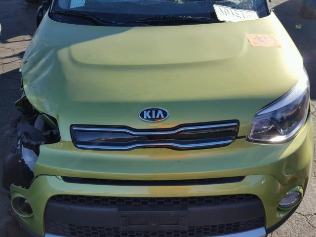 KNDJP3A54H7876777 - 2017 KIA SOUL + GREEN photo 7