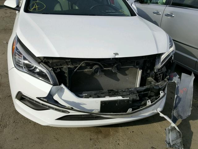 5NPE24AF4FH015915 - 2015 HYUNDAI SONATA SE WHITE photo 7