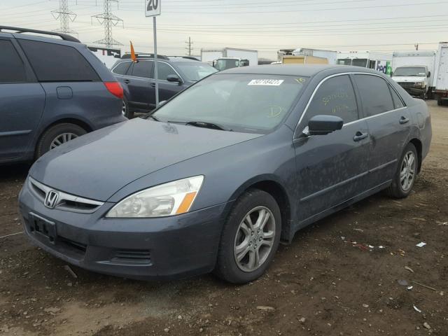 JHMCM56327C007863 - 2007 HONDA ACCORD SE GRAY photo 2