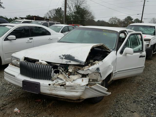 1LNLM82W1VY702706 - 1997 LINCOLN TOWN CAR S WHITE photo 2