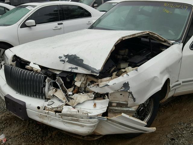 1LNLM82W1VY702706 - 1997 LINCOLN TOWN CAR S WHITE photo 9