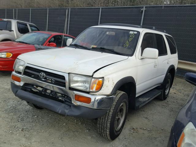 JT3GN86R0V0029241 - 1997 TOYOTA 4RUNNER SR WHITE photo 2