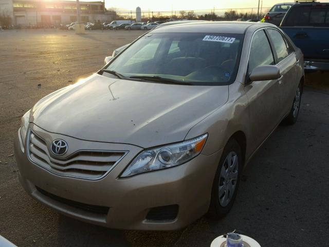 4T1BF3EK0AU048641 - 2010 TOYOTA CAMRY BASE BEIGE photo 2