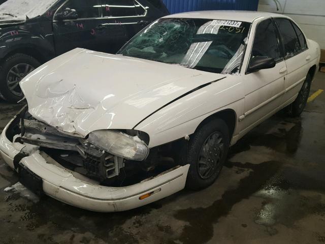 2G1WL52J311281309 - 2001 CHEVROLET LUMINA WHITE photo 2