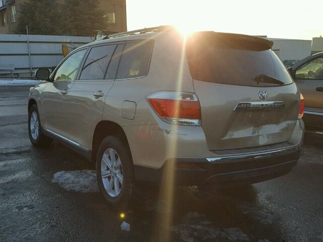 5TDBK3EH8BS068565 - 2011 TOYOTA HIGHLANDER GOLD photo 3