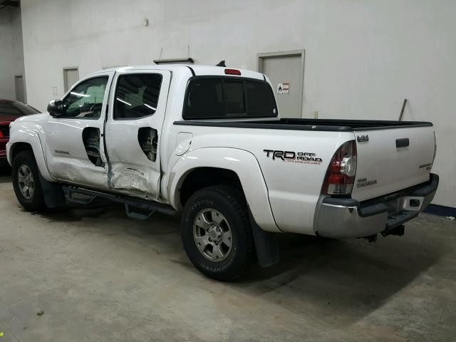 5TFJU4GN0CX014767 - 2012 TOYOTA TACOMA DOU WHITE photo 3