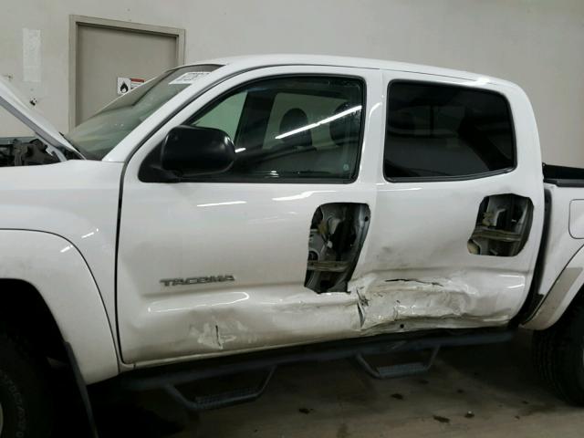 5TFJU4GN0CX014767 - 2012 TOYOTA TACOMA DOU WHITE photo 9