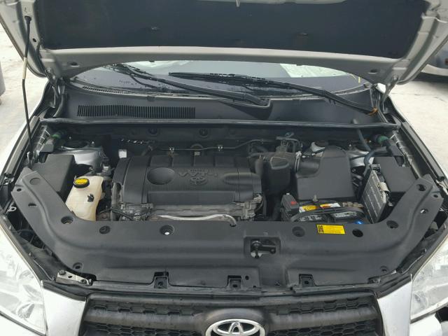 2T3ZF4DV6CW110215 - 2012 TOYOTA RAV4 SILVER photo 7