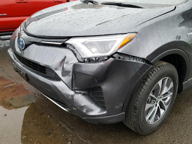 JTMRJREV2JD242084 - 2018 TOYOTA RAV4 HV LE GRAY photo 9