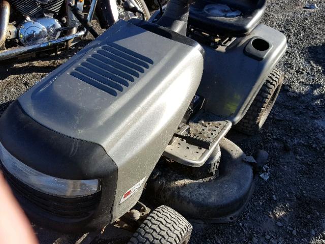 061009C039776 - 2010 CRAF MOWER GRAY photo 2