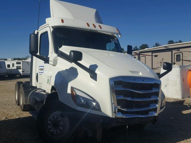 3AKJHLDV8JSJT0979 - 2018 FREIGHTLINER CASCADIA 1 WHITE photo 1