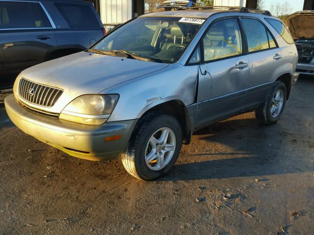 JT6GF10U2Y0044560 - 2000 LEXUS RX 300 SILVER photo 2