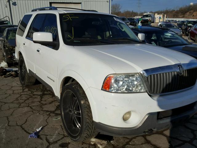 5LMFU28R03LJ32295 - 2003 LINCOLN NAVIGATOR WHITE photo 1