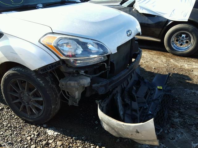 KNDJT2A61C7372341 - 2012 KIA SOUL + SILVER photo 9