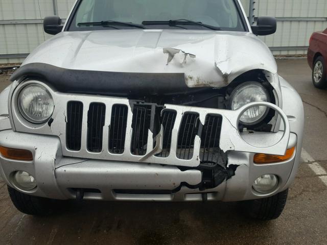 1J4GL38K63W568133 - 2003 JEEP LIBERTY RE SILVER photo 9
