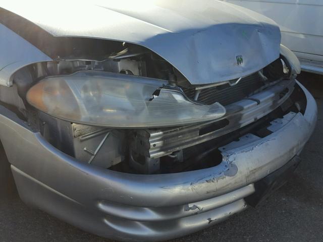 2B3HD46R42H243881 - 2002 DODGE INTREPID S 银色 照片 9