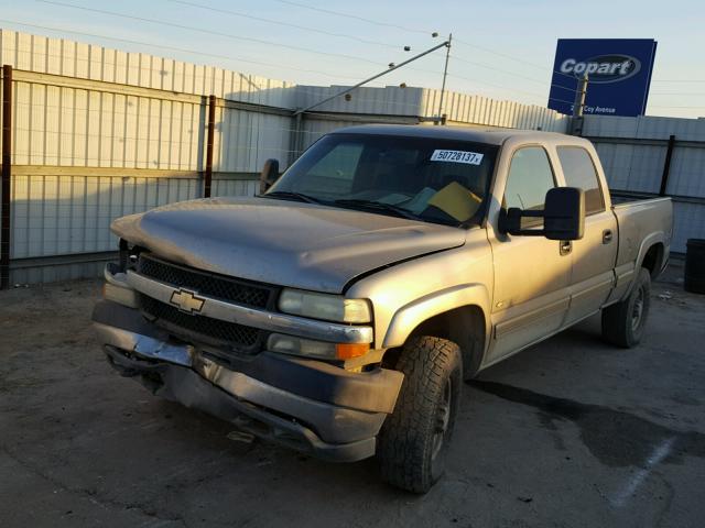 1GCHK23U32F245253 - 2002 CHEVROLET SILVERADO TAN photo 2