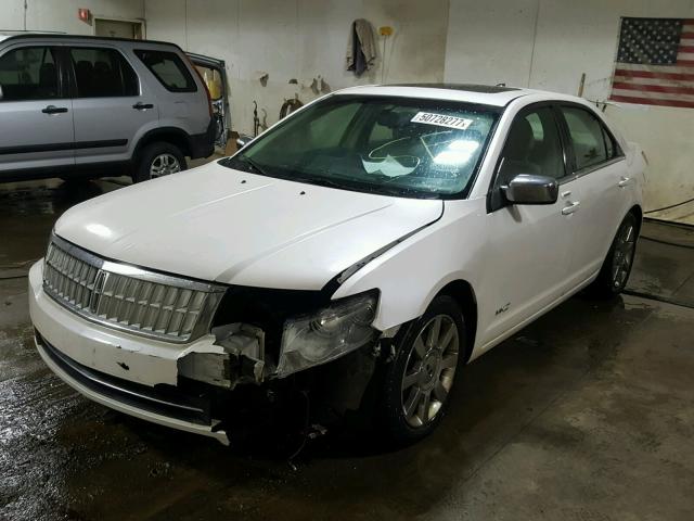 3LNHM26T49R615311 - 2009 LINCOLN MKZ WHITE photo 2