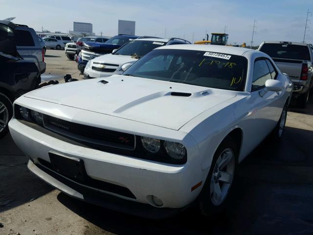 2C3CDYBT8CH157934 - 2012 DODGE CHALLENGER WHITE photo 2