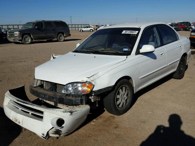 KNAFB121635262058 - 2003 KIA SPECTRA BA WHITE photo 2