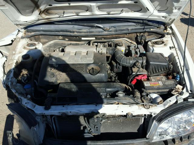 KNAFB121635262058 - 2003 KIA SPECTRA BA WHITE photo 7