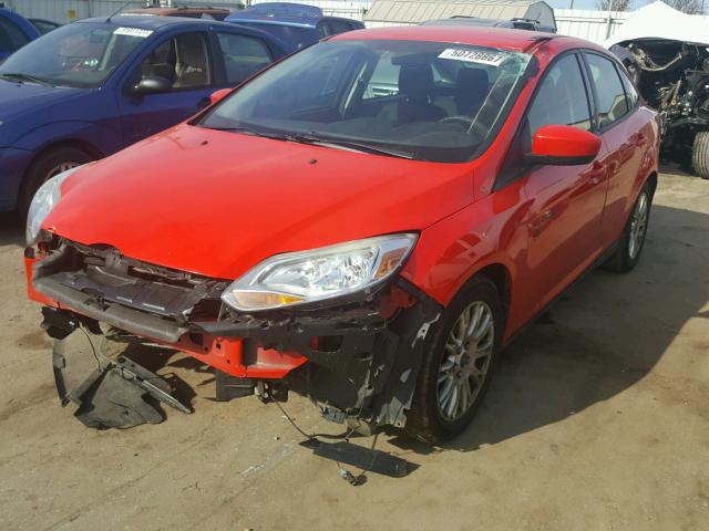 1FAHP3F29CL123376 - 2012 FORD FOCUS SE RED photo 2