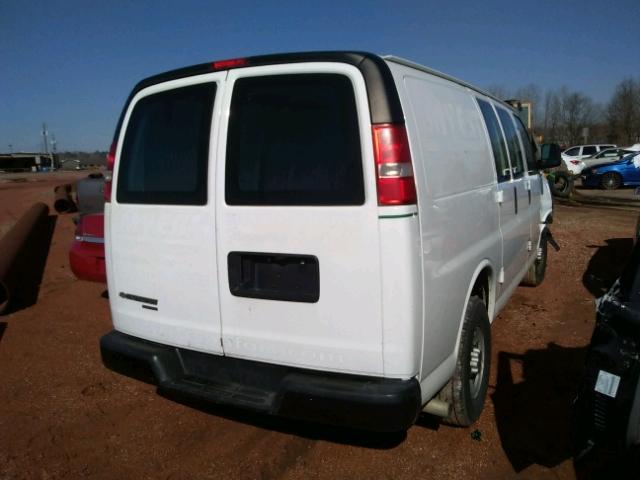 1GCWGFBA2E1106305 - 2014 CHEVROLET EXPRESS G2 WHITE photo 4